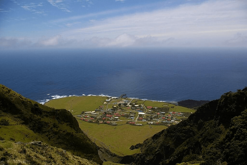 Tristan da Cunha, Suaka Laut Terbesar Atlantik Pelindung Paus